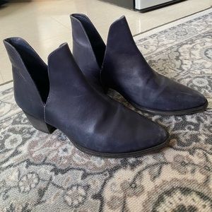 Free People Charm Double V Ankle Boot Navy size 40